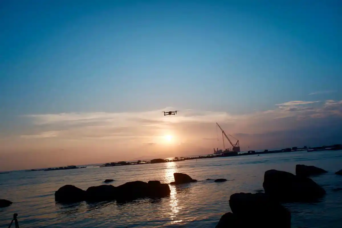 旧照片 #清晨第一缕阳光 #海边日出 #面朝大海 - 抖音