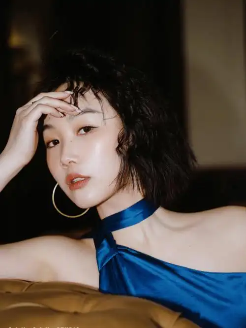 短发新娘独特礼服造型