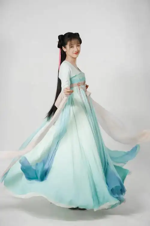 袁冰妍琉璃定妆照