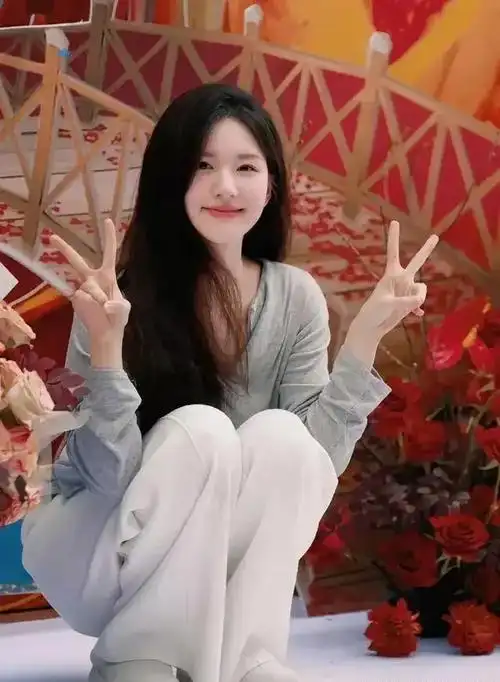 甜美可爱的赵露思