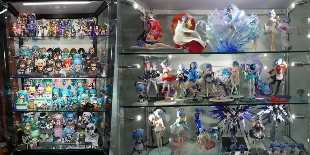 考拉海购95后萌妹直播探二次元店全球直邮手办成黑五新风潮