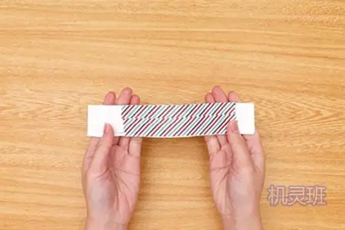 幼儿园手工制作能发出声音的小乐器用牛奶盒自制响板步骤图解