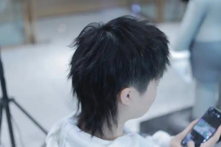 也还都超级好看,喜欢小众风格的可以参考参考,自然蓬松的效果会更好