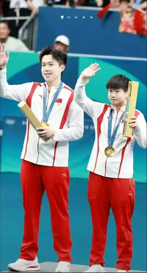 对莎莎的爱永远不是100张的上限.100张孙颖莎王楚钦壁纸, - 抖音