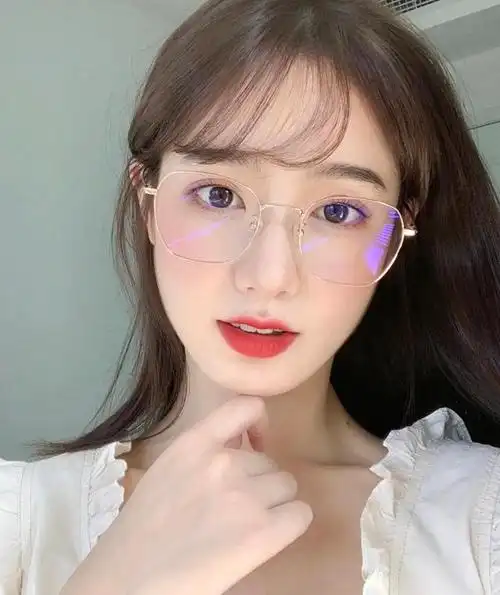 "戴眼镜"的女人,这样化妆才好看!放大双眼又气质,颜值提升快