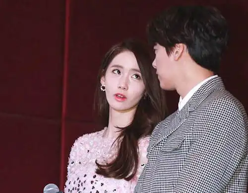 韩星林允儿出席李易峰mv发布会 组高颜值cp甜蜜互动