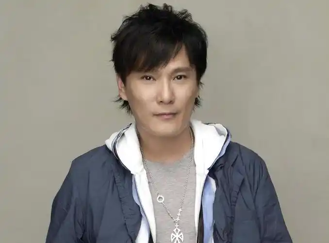 台星陈道明去世,张信哲发文悼念,曾提携刘欢张靓颖等_腾讯新闻