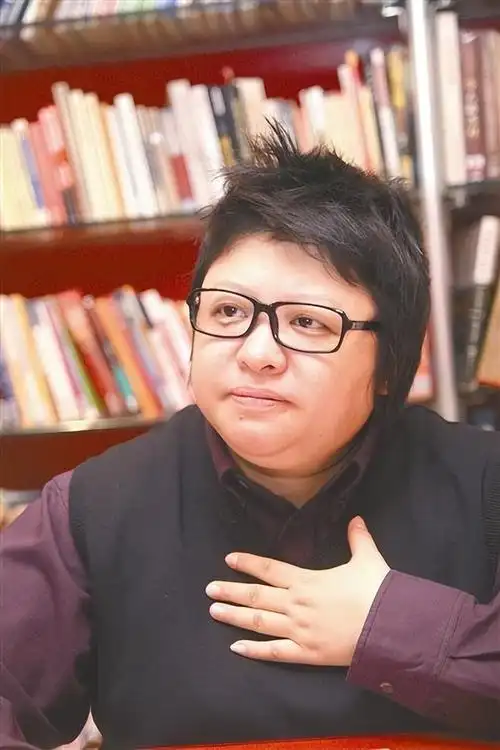 回顾韩红的母亲雍西女儿52岁仍未婚单身让她纠结心痛