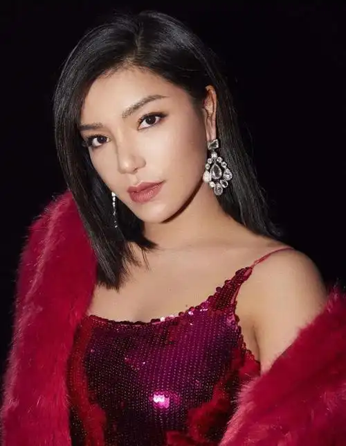 内地女歌手江映蓉