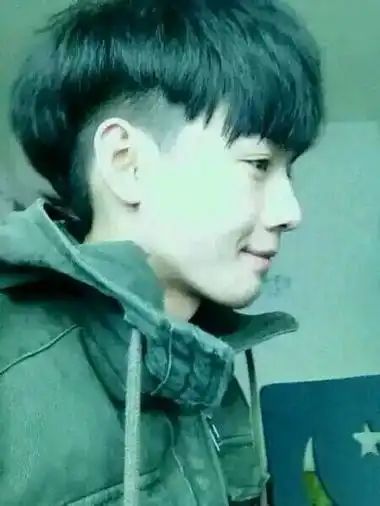 锅盖头后面倒三角掏空 男生头发两边掏空锅盖_发型师姐