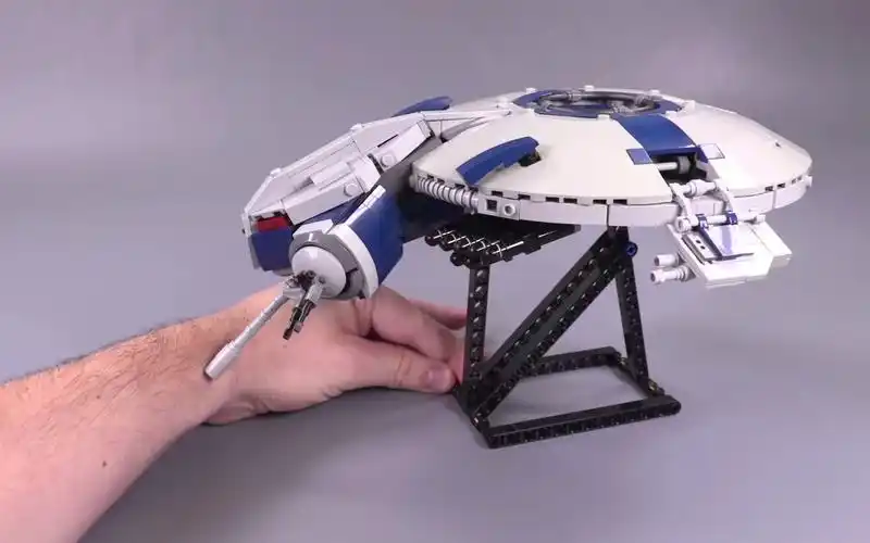 [转载]乐高星球大战moc机器人炮艇