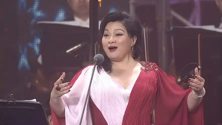 2021北京长城音乐会女高音歌唱家黄英演唱漫步街头极力推荐