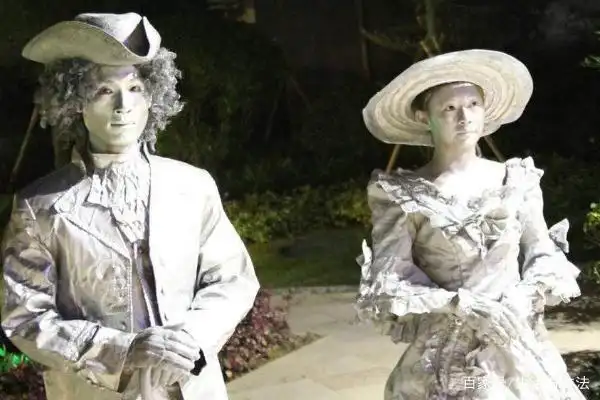 你不知道的背后故事,"活人雕像"有多辛苦?又能拿到多少钱?