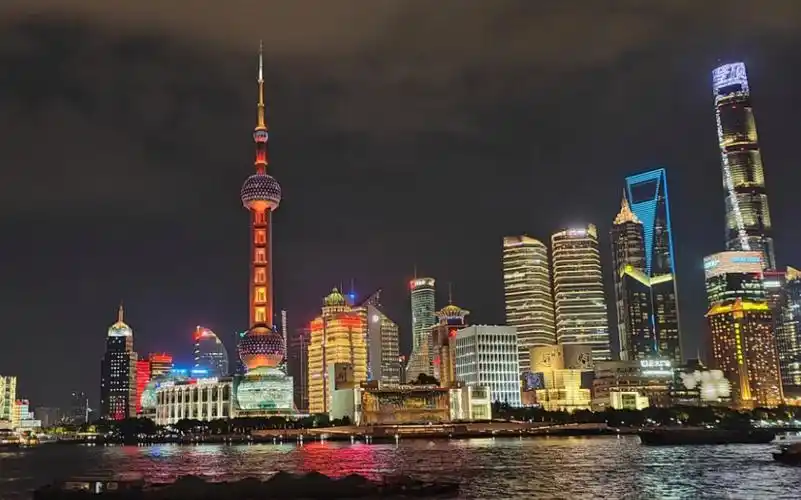 来上海,怎么能少了外滩夜景呢
