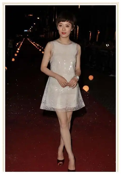 当孙俪穿一字肩白裙才知道什么叫温婉如玉这气质郝蕾真比不了