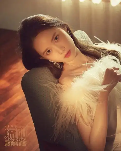 林允儿长腿美女衣品值得学习