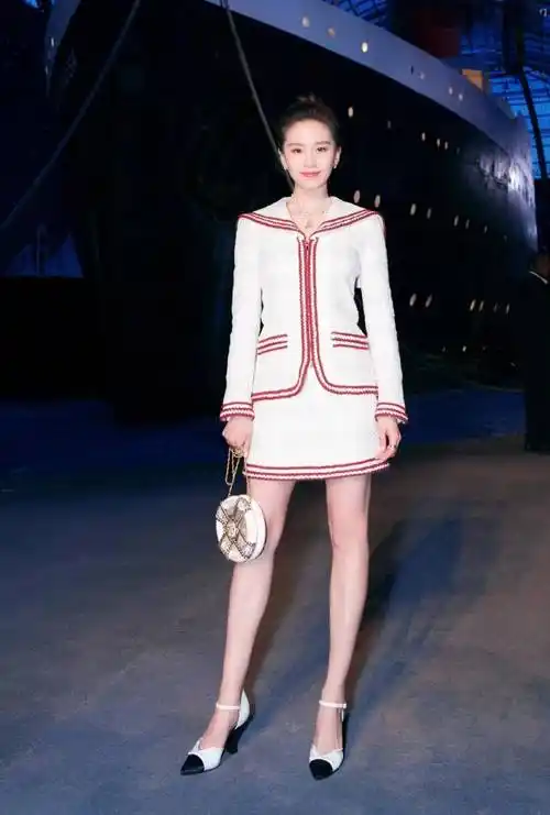 据说刘诗诗的身高达到