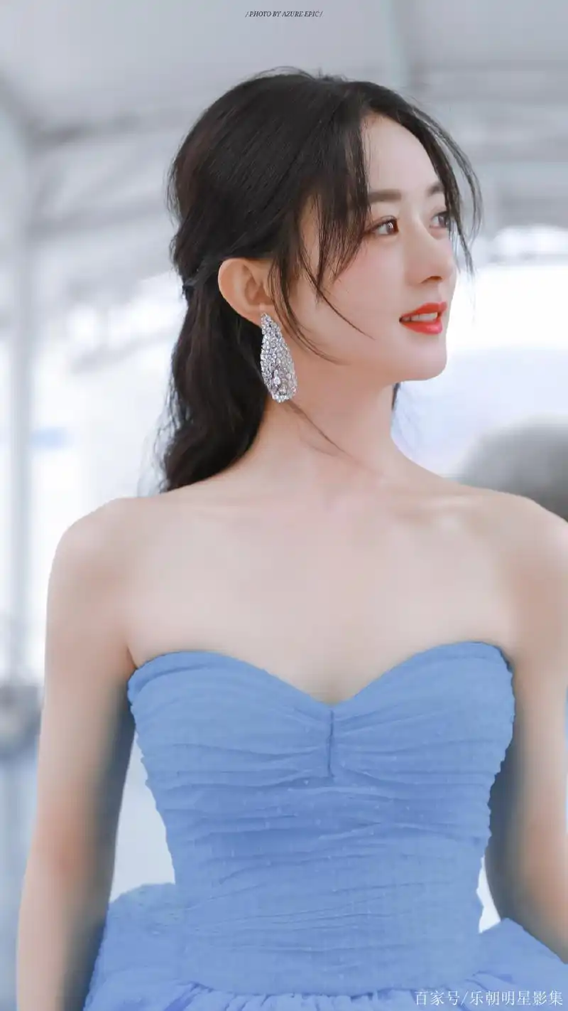 赵丽颖蓝色抹胸长裙写真图集