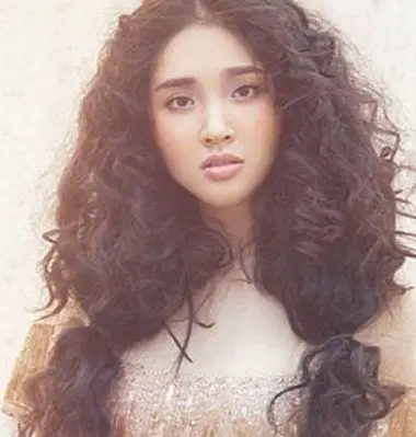 女仆螺旋卷发图片 螺旋卷发图片(2)_发型师姐