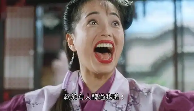 "石榴姐"现身惠州吃夜市,脸颊消瘦沧桑感十足,亲和