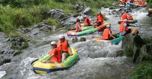 江西仙女峡桃花溪漂流