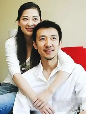 曾经在拍《血色童心》时,梅婷与导演叶大鹰一度传出绯闻,04只是与她