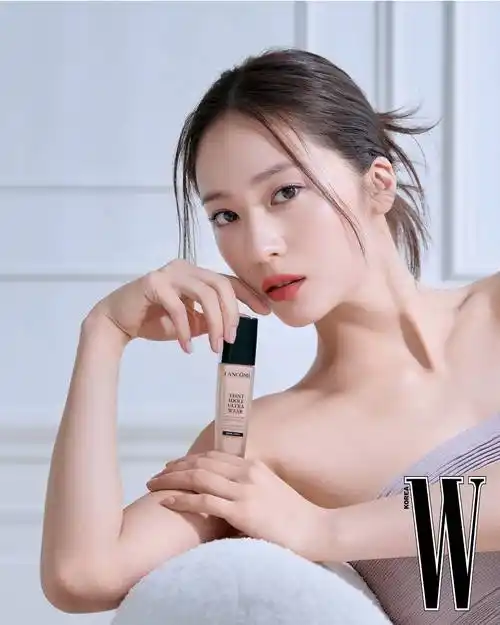 郑秀晶《w》画报公开 妆容清透营造高级感!-搜狐大视野-搜狐新闻