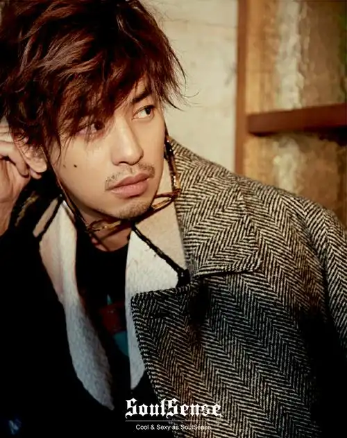 soulsense星志陈柏霖冰岛拍时尚大片