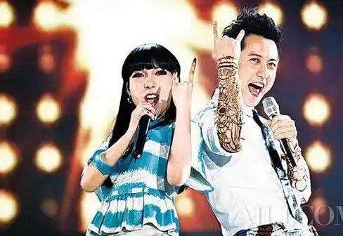 庾澄庆和吴莫愁接吻,吴莫愁庾澄庆结婚,本文共(1600字)