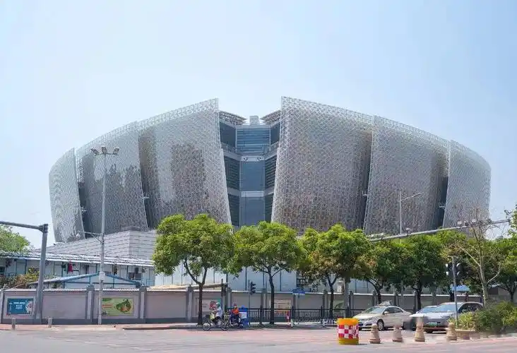 广州美术馆新馆为羊城的金秋再添一分暖色!_建筑_设计_造型