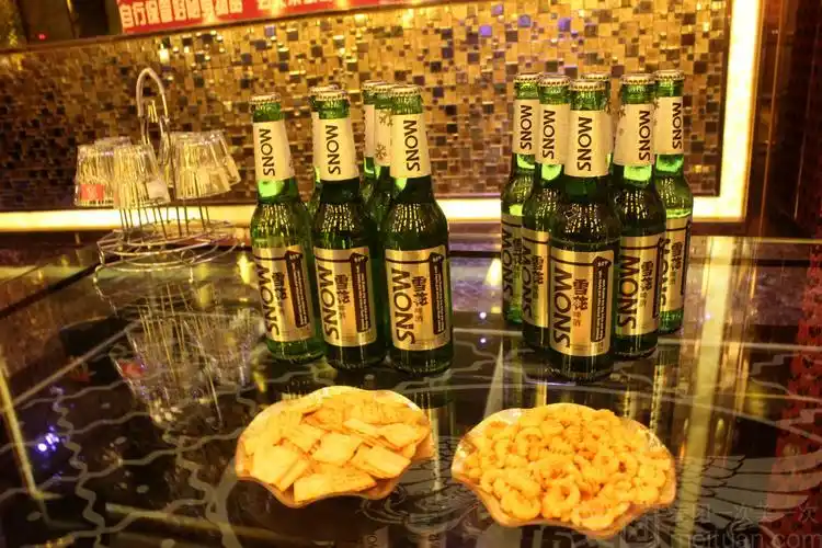 小包:1张/7小时 a套餐1 套餐内容 单价 数量/规格 小计 雪花清爽啤酒