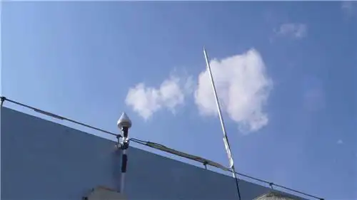 屋顶上单支避雷针的保护范围可按几度保护角确定