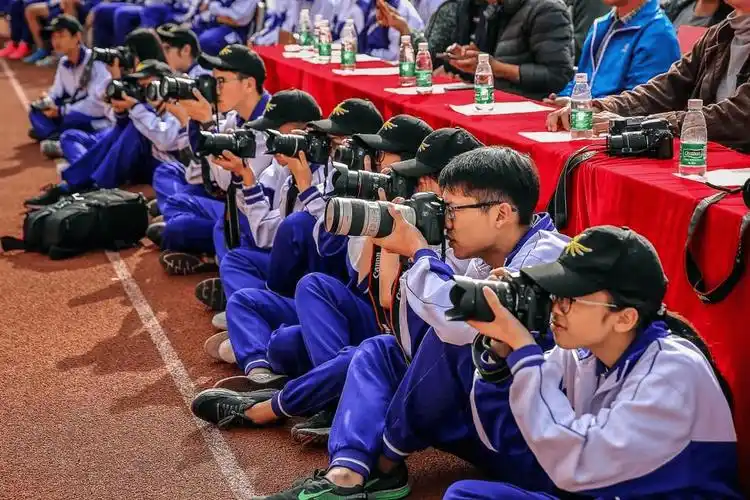 广州各中学校服大pk!谁家的最好看?