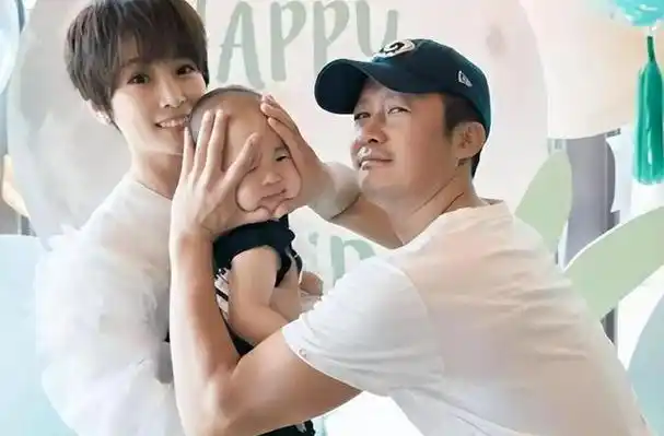 赵文卓,靳东儿子名字令人意外但都败给了杨澜