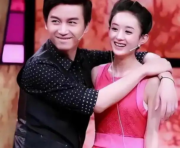 那段《陆贞传奇》的往事,赵丽颖与陈晓的绯闻如微风中的呢喃,令人