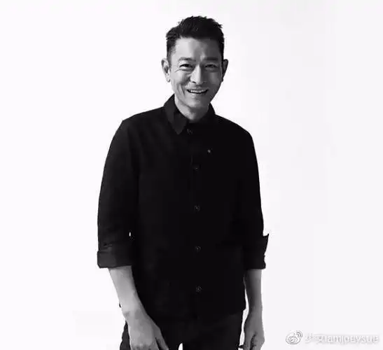 58岁刘德华近照曝光风采依旧依然能迷倒万千少女