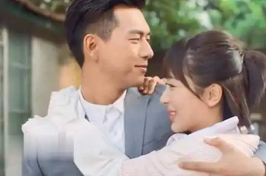 《亲爱的挚爱的》路透照:婚礼现场佟年靠着韩商言,艾情靠着吴白_网友