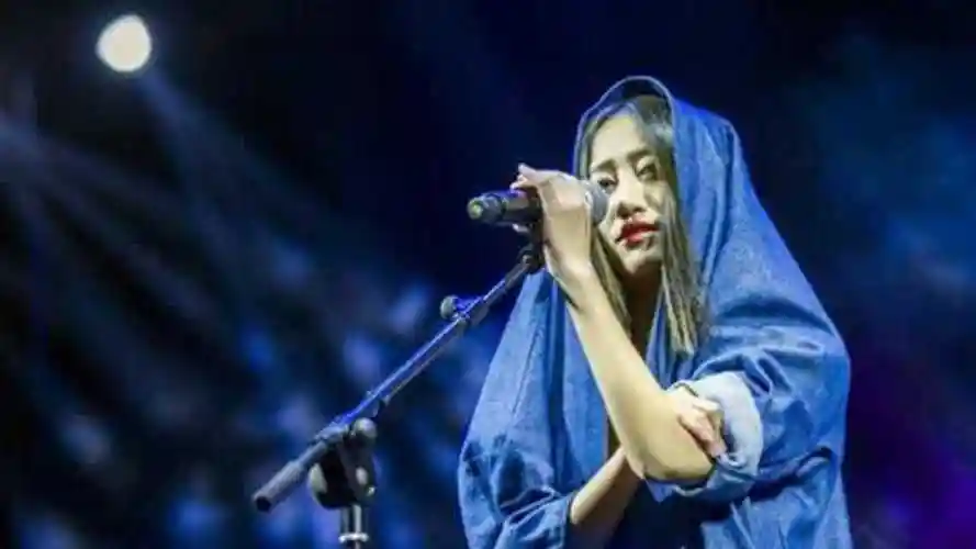 陈粒一首祝星唱哭众人一开口就泪目了不得不说太心酸了