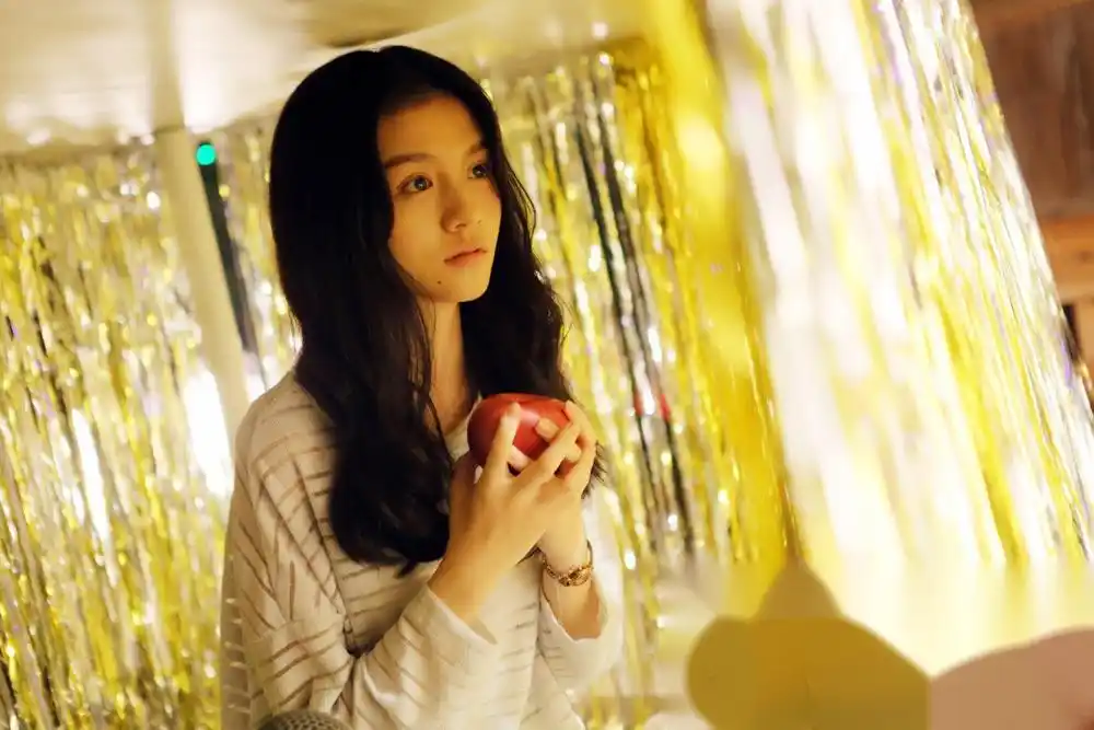 【爱情喜剧《脱单告急》春夏剧照】由董子健,钟楚曦,春夏主演的爱情