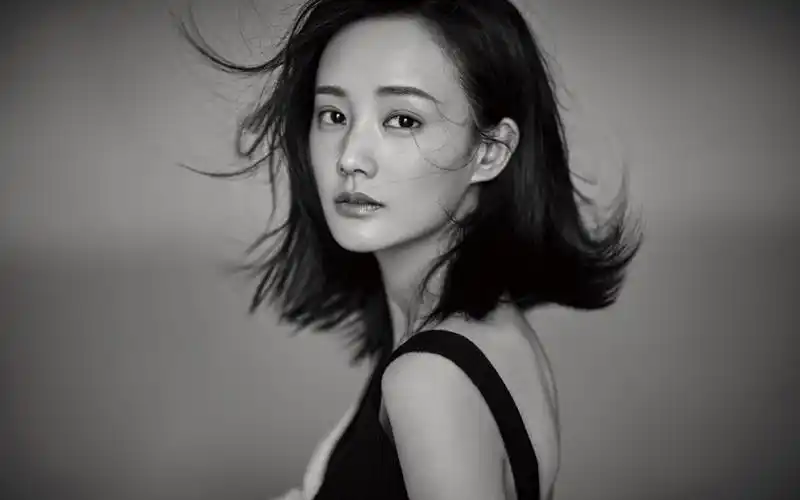 李一桐性感黑白写真图片-美女壁纸-高清美女图片-第2图-娟娟壁纸