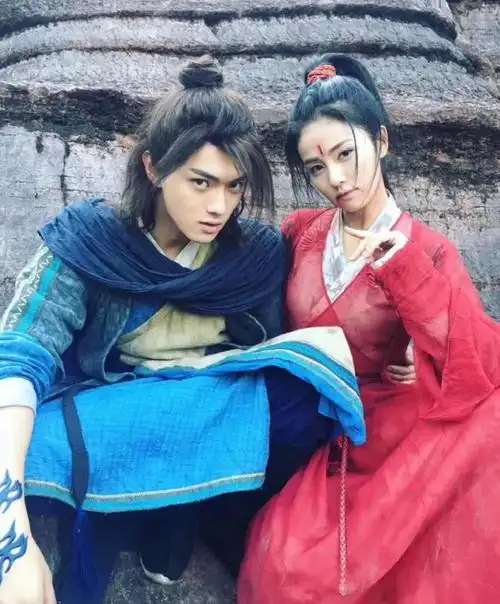 许凯 他应该真的爱白鹿他说白鹿是他的所有吧,从古代到民国,差了一部