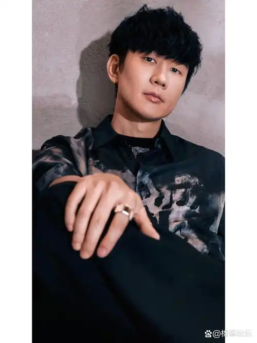 林俊杰新杂志 竖屏壁纸