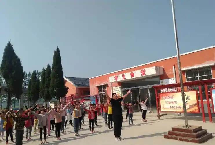 阳光大课间,快乐满校园 ——鹿邑县邱集乡大康小学积极开展阳光大课间