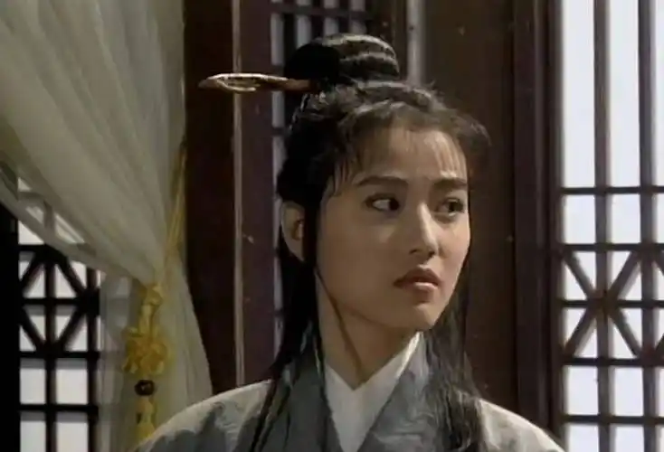 都演"周芷若",把周海媚,高圆圆和佘诗曼放一起看,差别出来了_倚天屠龙