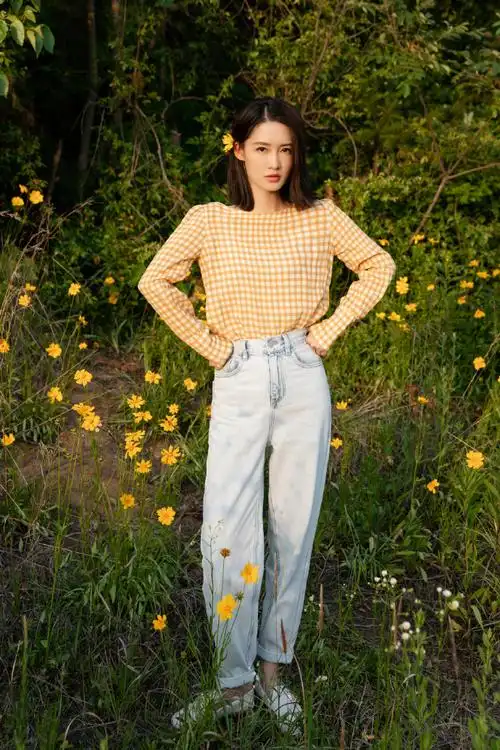 630李沁行程唱响骊歌迎接明媚夏日七月宜追剧