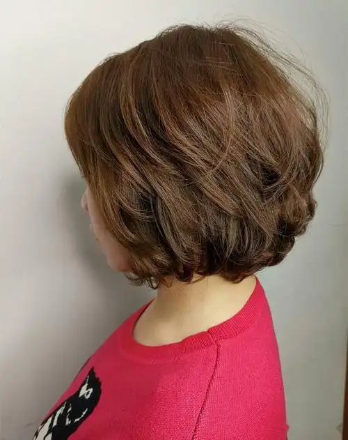 中老年女性发型怎么剪不妨先看看这10几款蓬松时尚显气质