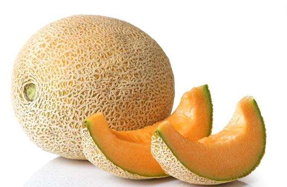 各国水果大比拼,迪拜黑西瓜,日本白草莓,中国吃货默默拿出它!