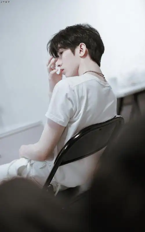 微博@绝甜葵野蔡徐坤 - 堆糖,美图壁纸兴趣社区