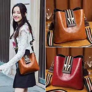 90 0人付款  淘宝 迪丽热巴明星同款包包女 2021包盖式纯色小方包宽