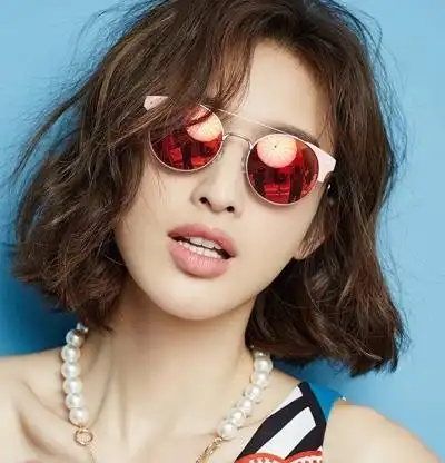 女明星张俪时尚短发烫发图片